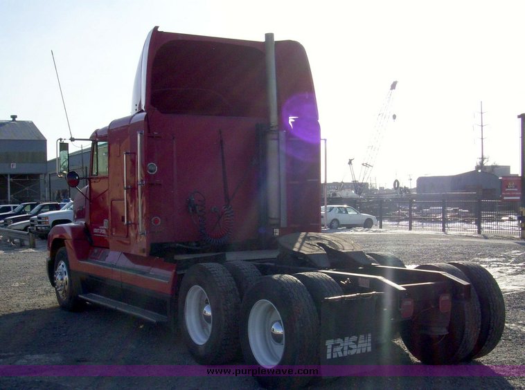 image for item 5328 1992 Freightliner Conventional FLD120 sleeper