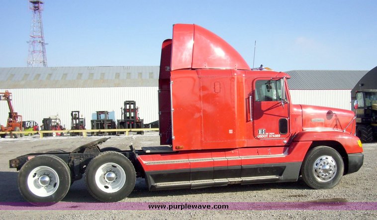 image for item 5328 1992 Freightliner Conventional FLD120 sleeper