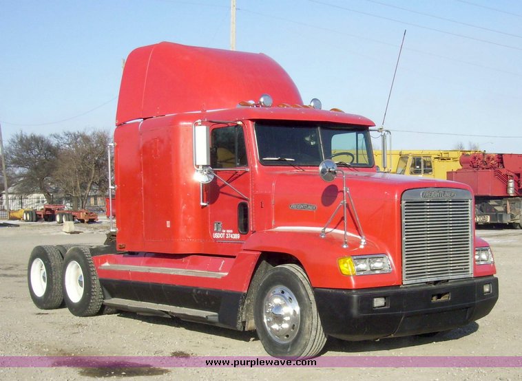 image for item 5328 1992 Freightliner Conventional FLD120 sleeper