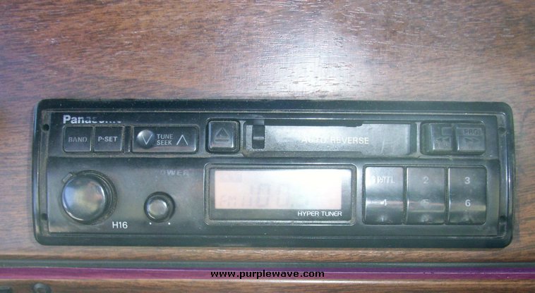 image for item 5328 1992 Freightliner Conventional FLD120 sleeper