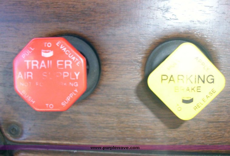 image for item 5328 1992 Freightliner Conventional FLD120 sleeper