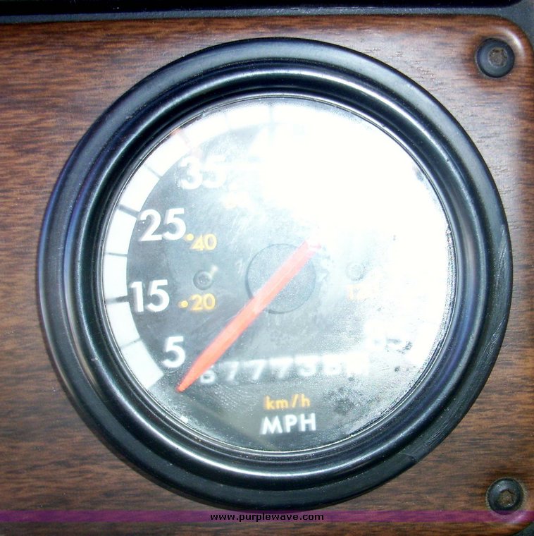 image for item 5328 1992 Freightliner Conventional FLD120 sleeper