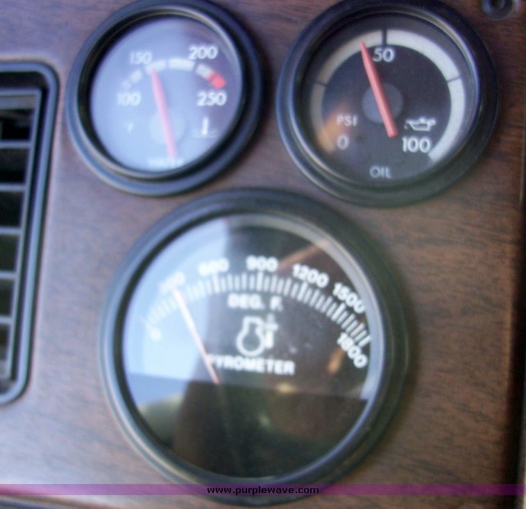 image for item 5328 1992 Freightliner Conventional FLD120 sleeper