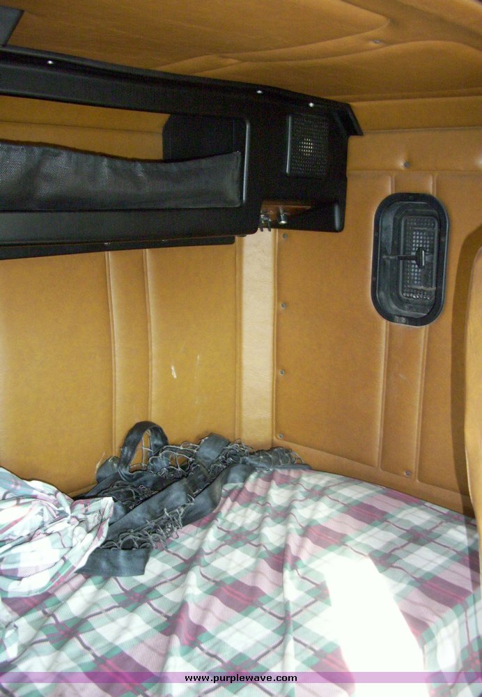 image for item 5328 1992 Freightliner Conventional FLD120 sleeper