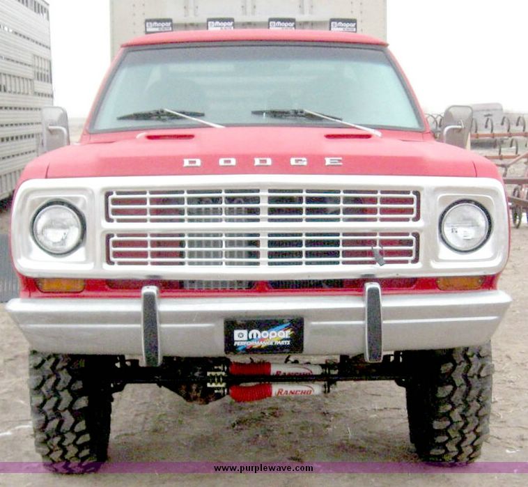 image for item 6804 1975 Dodge 2500 pickup truck