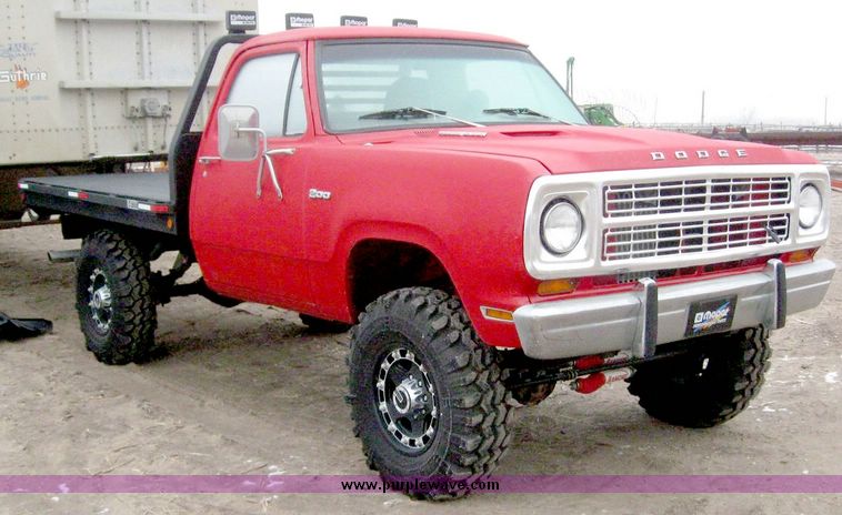 image for item 6804 1975 Dodge 2500 pickup truck