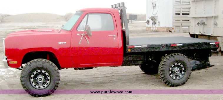 image for item 6804 1975 Dodge 2500 pickup truck