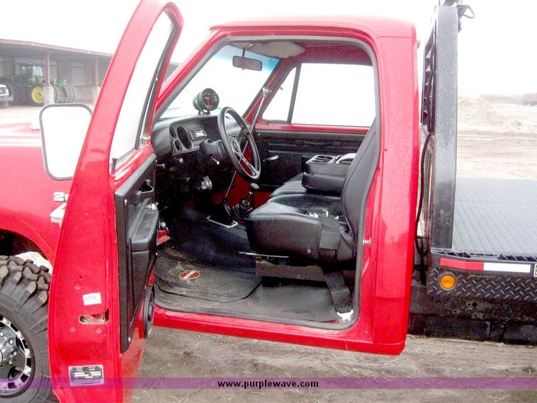 image for item 6804 1975 Dodge 2500 pickup truck