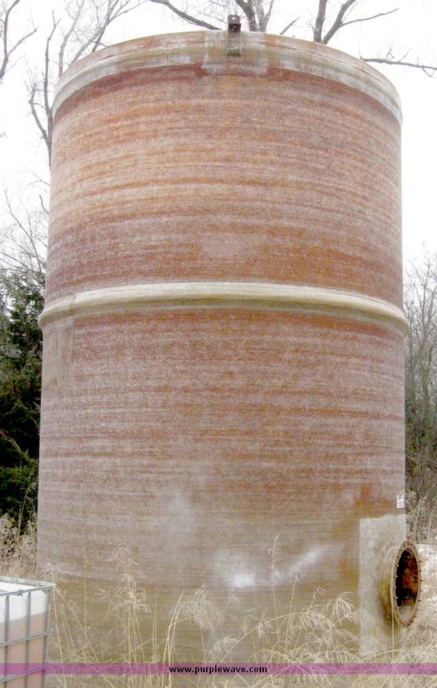 image for item 6805 Fiberglass Storage tank