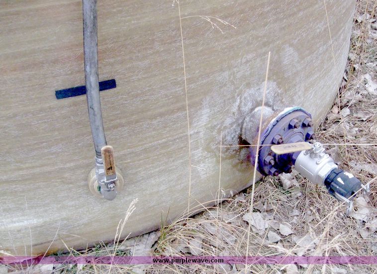 image for item 6805 Fiberglass Storage tank