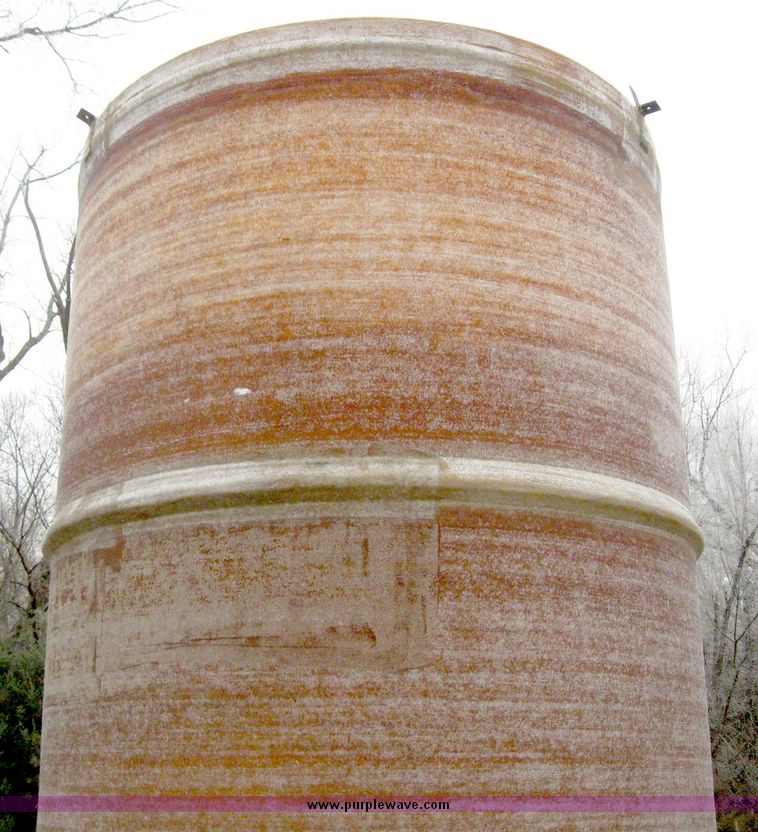 image for item 6805 Fiberglass Storage tank