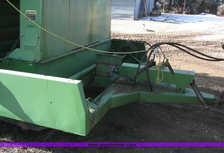 image for item 6830 John Deere E0200 stack wagon