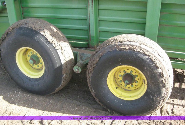image for item 6830 John Deere E0200 stack wagon