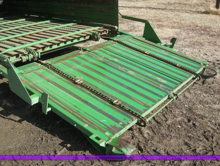 image for item 6830 John Deere E0200 stack wagon