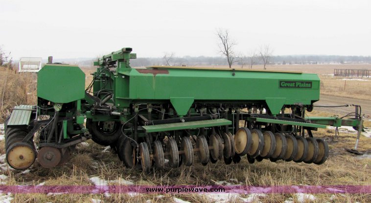 image for item 7043 Great Plains 30' drill