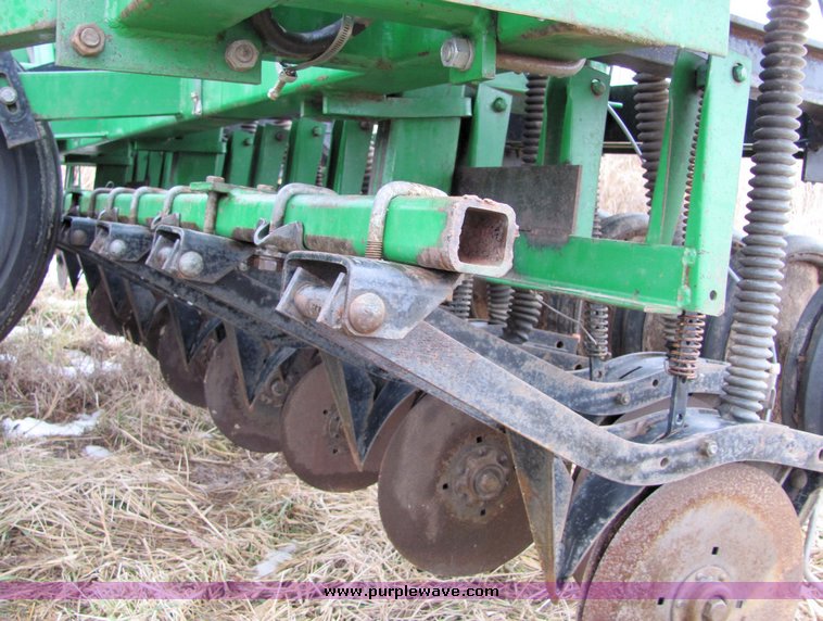 image for item 7043 Great Plains 30' drill