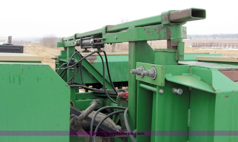 image for item 7043 Great Plains 30' drill