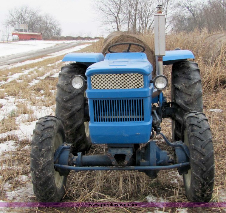 460 Long tractor in Severy, KS Item 7044 sold Purple Wave