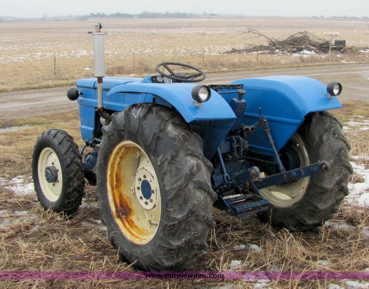 image for item 7044 460 Long tractor