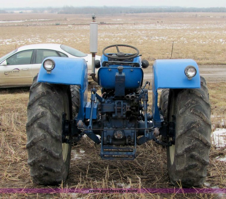 460 Long tractor in Severy, KS Item 7044 sold Purple Wave