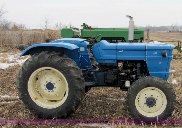 image for item 7044 460 Long tractor