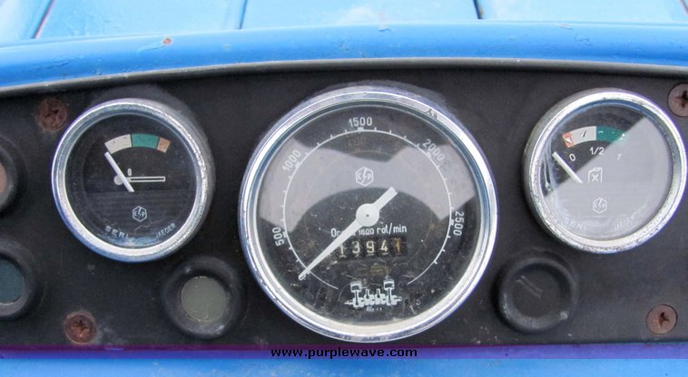 image for item 7044 460 Long tractor