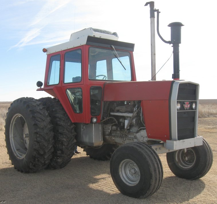 image for item 8031 1976 Massey-Ferguson 1135 tractor