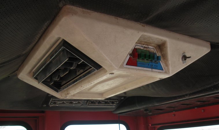 image for item 8031 1976 Massey-Ferguson 1135 tractor