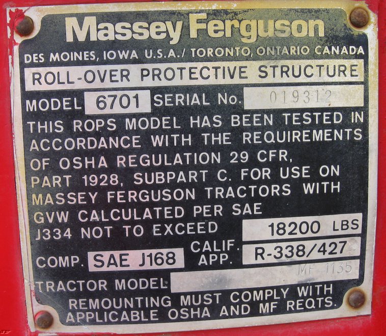image for item 8031 1976 Massey-Ferguson 1135 tractor