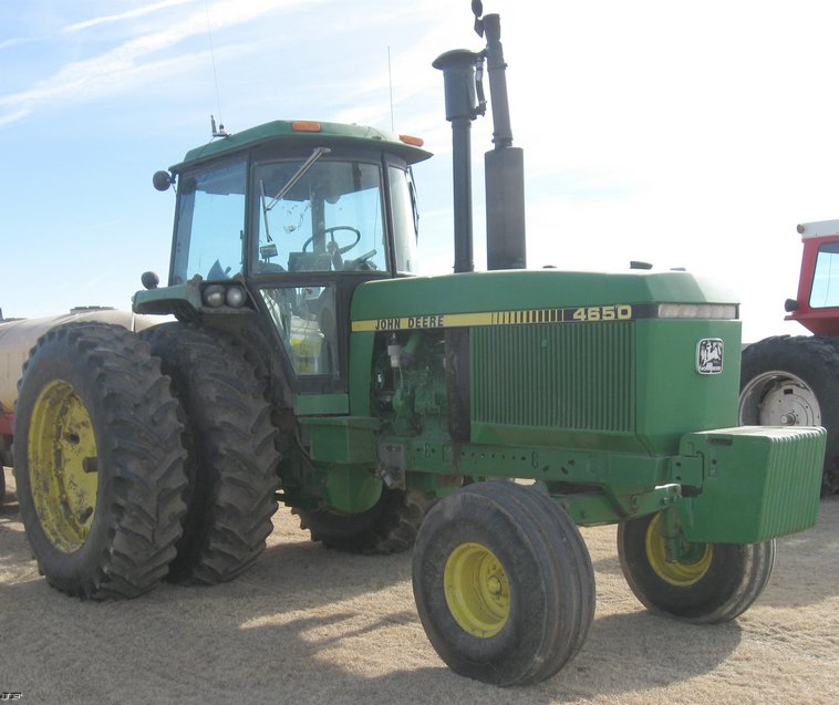 image for item 8032 1987 John Deere 4650 tractor