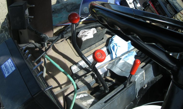 image for item 8032 1987 John Deere 4650 tractor