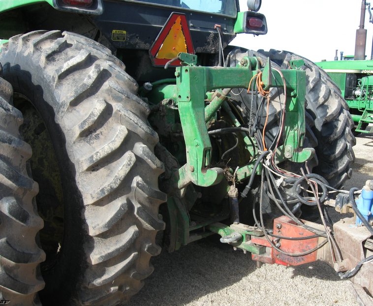 image for item 8032 1987 John Deere 4650 tractor