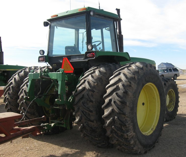 image for item 8033 1989 John Deere 4955 MFWA tractor