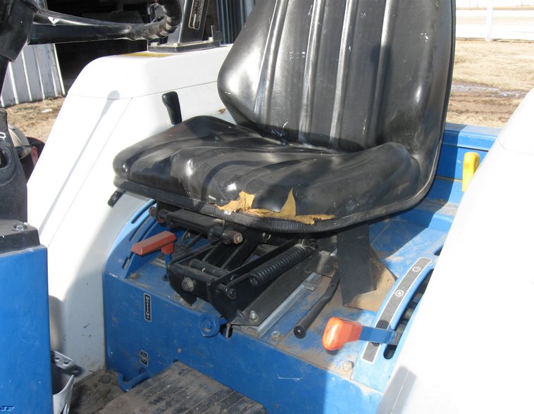 image for item 8036 1988 Ford 1720 tractor with loader