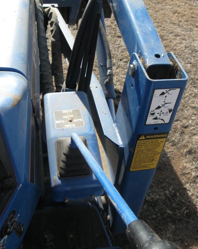 image for item 8036 1988 Ford 1720 tractor with loader