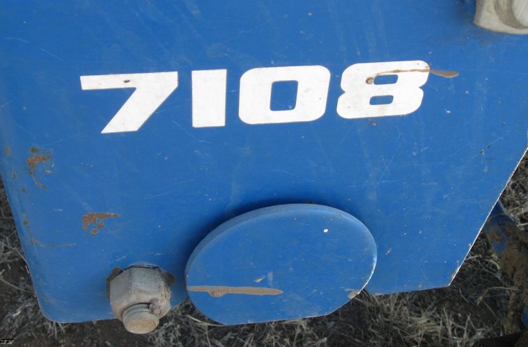 image for item 8036 1988 Ford 1720 tractor with loader