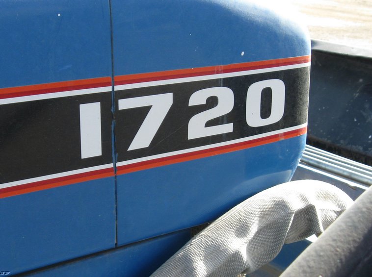 image for item 8036 1988 Ford 1720 tractor with loader