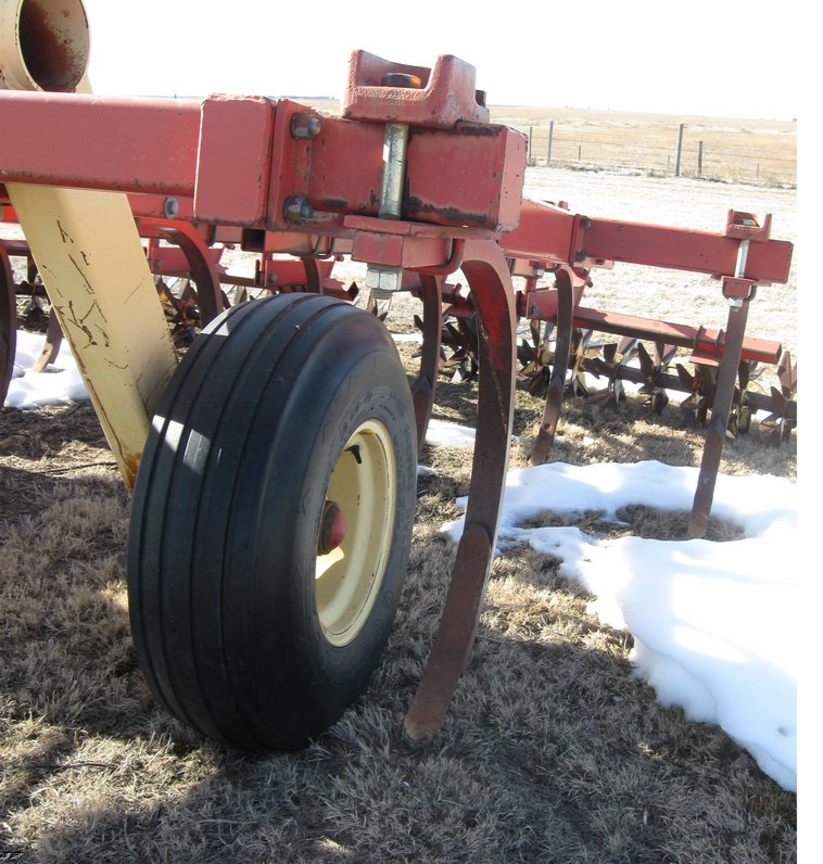 image for item 8047 Krause 3513A 20' chisel with pickers