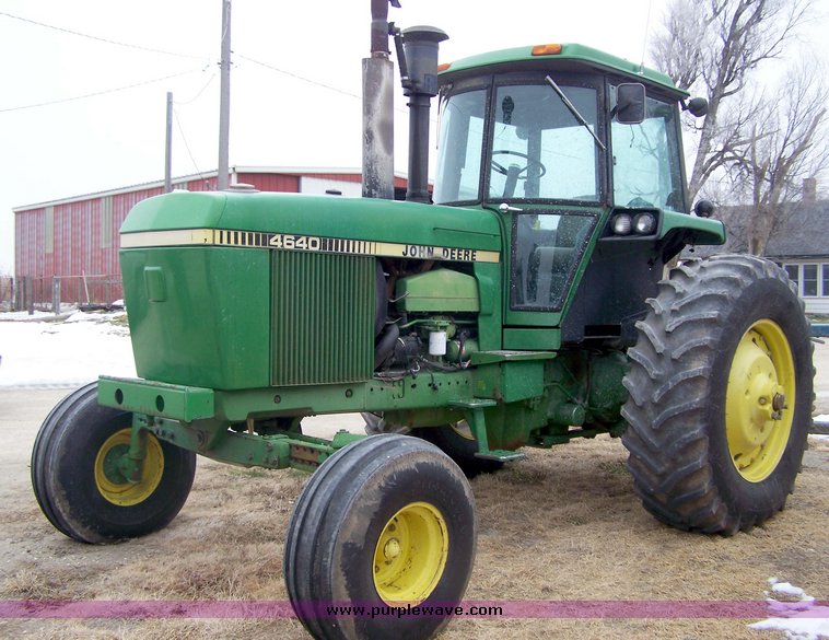 image for item 8600 1981 John Deere 4640