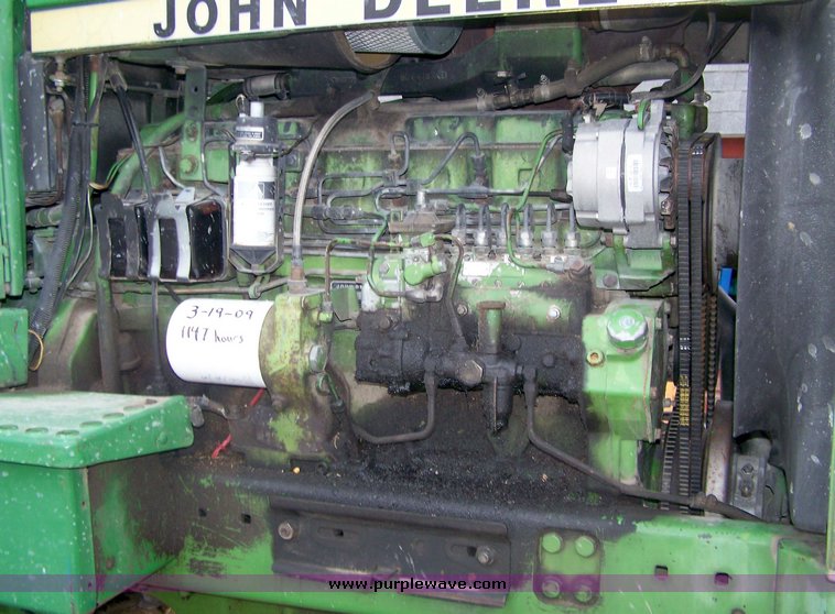 image for item 8600 1981 John Deere 4640
