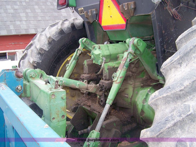 image for item 8600 1981 John Deere 4640