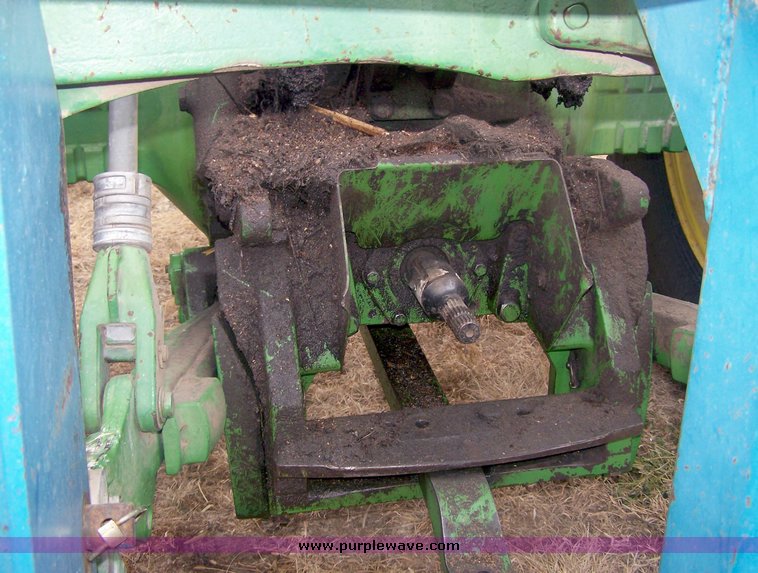 image for item 8600 1981 John Deere 4640