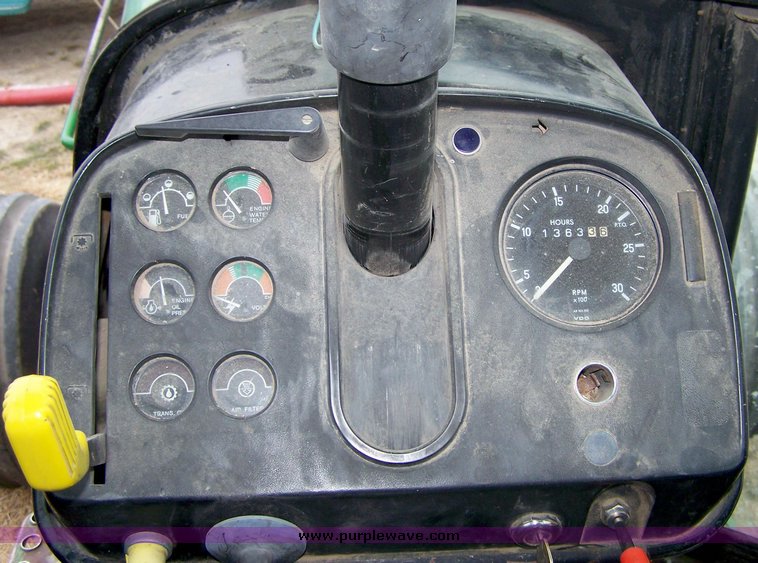 image for item 8600 1981 John Deere 4640