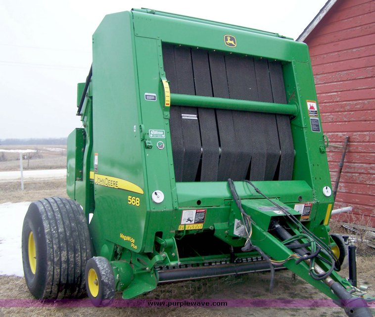 image for item 8601 2008 John Deere 568 round baler