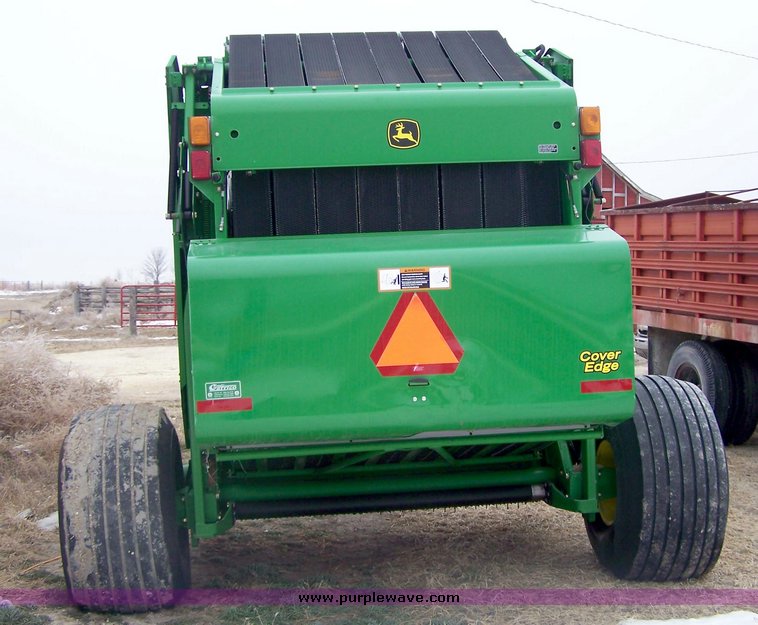 image for item 8601 2008 John Deere 568 round baler