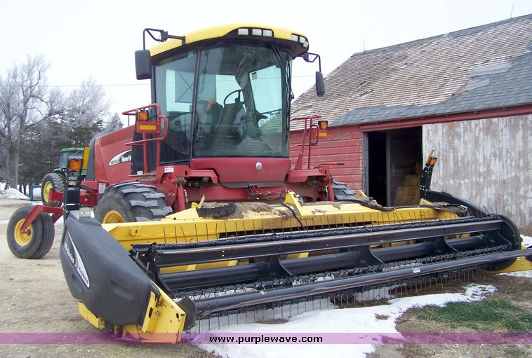 image for item 8602 2007 New Holland HW365 self propelled swather
