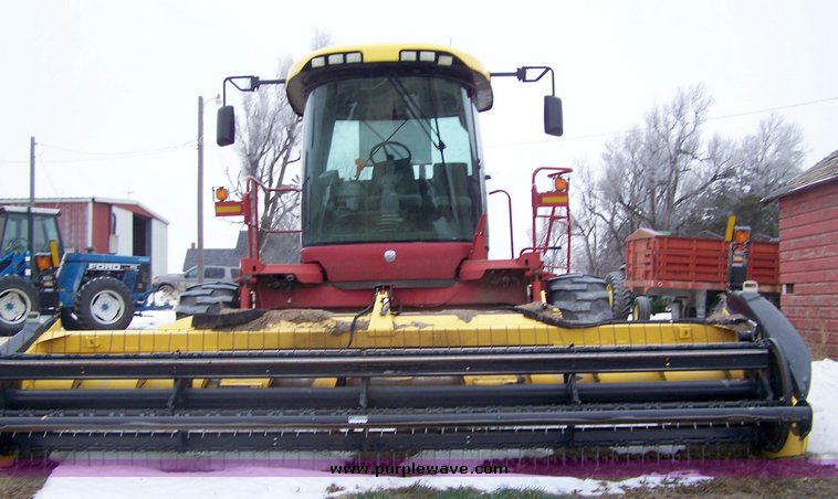 image for item 8602 2007 New Holland HW365 self propelled swather
