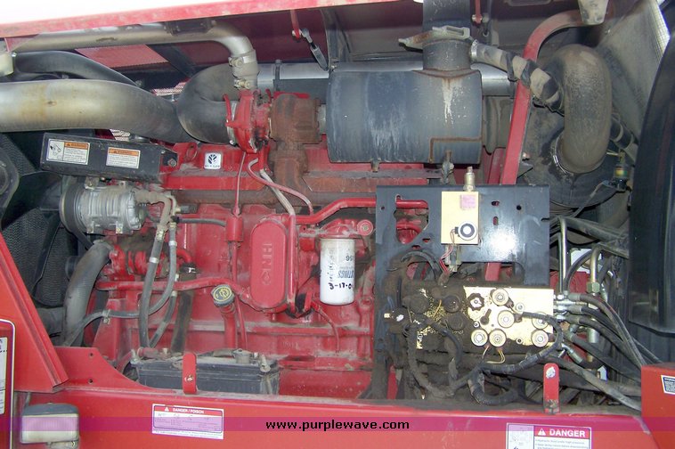 image for item 8602 2007 New Holland HW365 self propelled swather