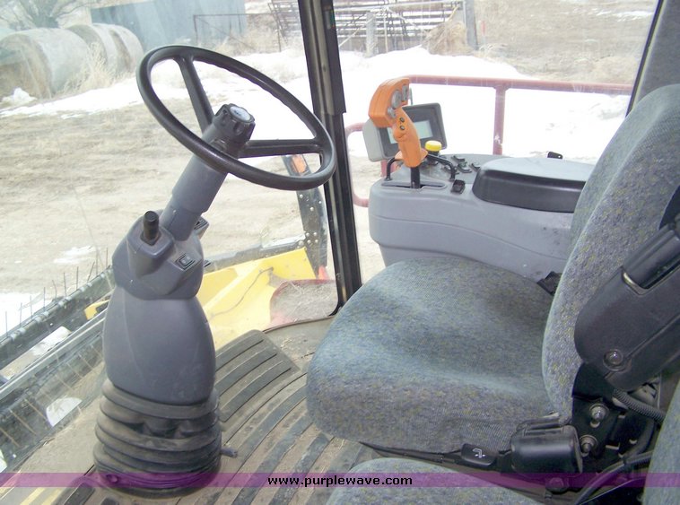 image for item 8602 2007 New Holland HW365 self propelled swather