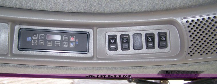 image for item 8602 2007 New Holland HW365 self propelled swather